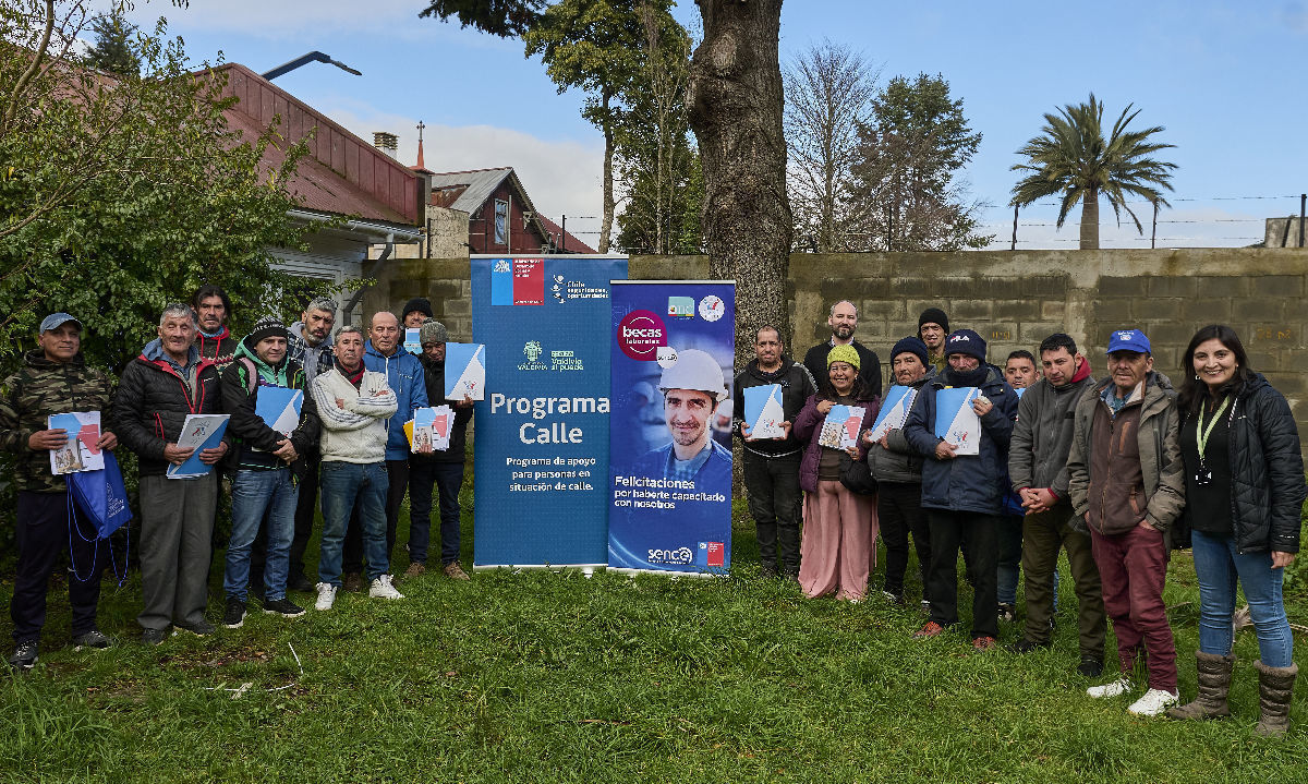 Usuarios de Programa Calle en Valdivia se capacitaron en emprendimiento